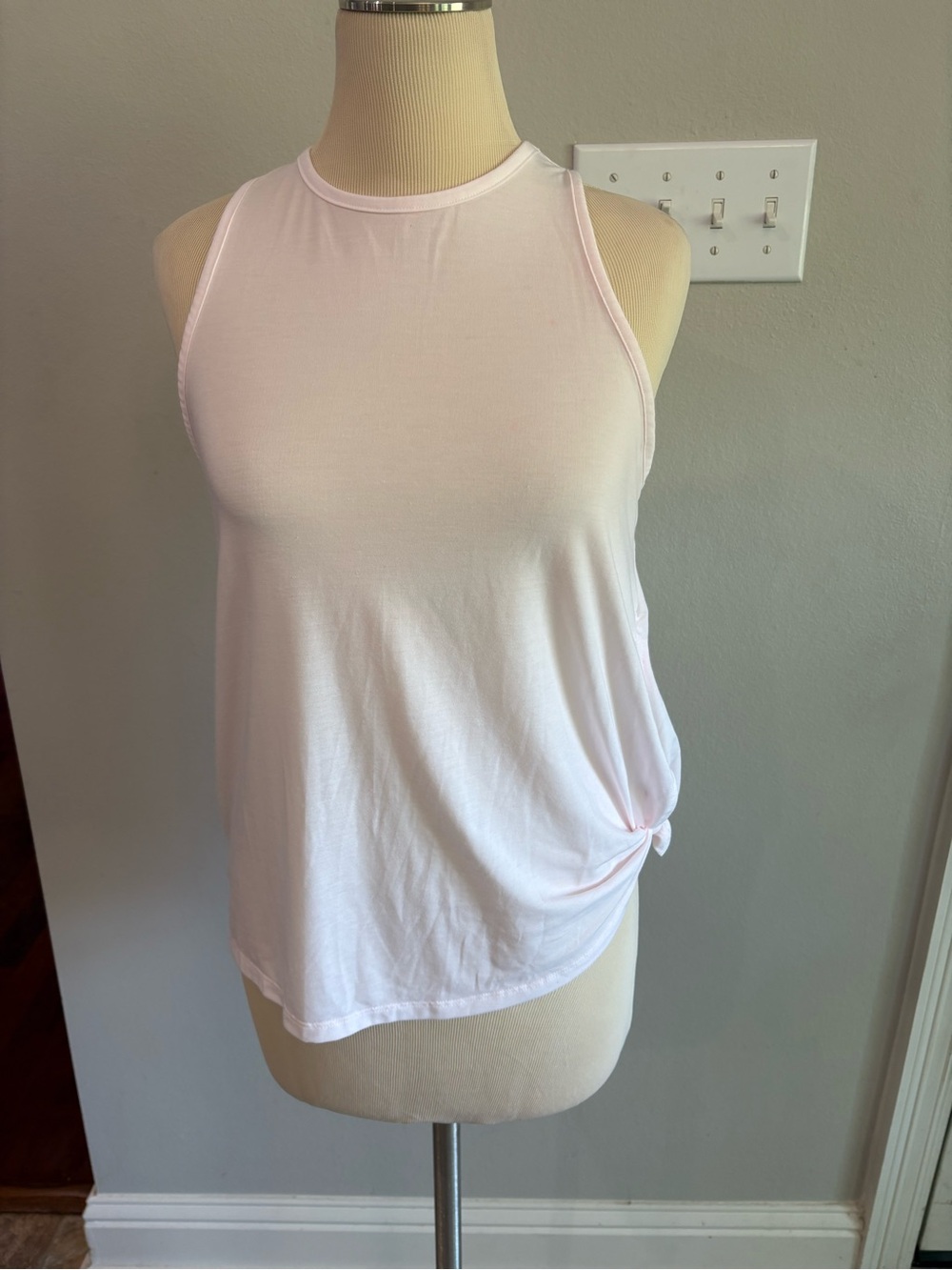 all in motion light pink tank athletic top side tie size small GUC